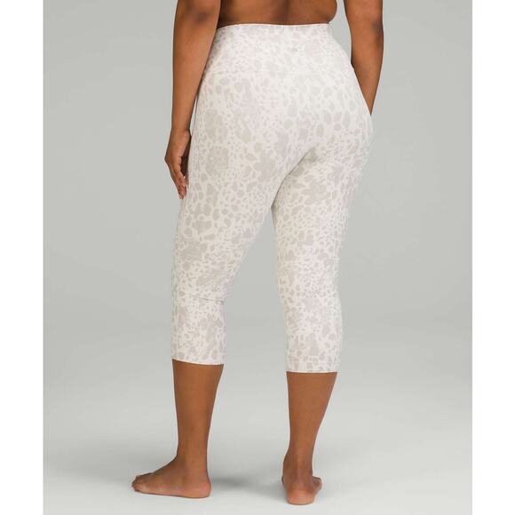 LULULEMON Align High-Rise Crop 21" Size 4 Cheetah Camo Antique White Multi - Picture 3 of 8